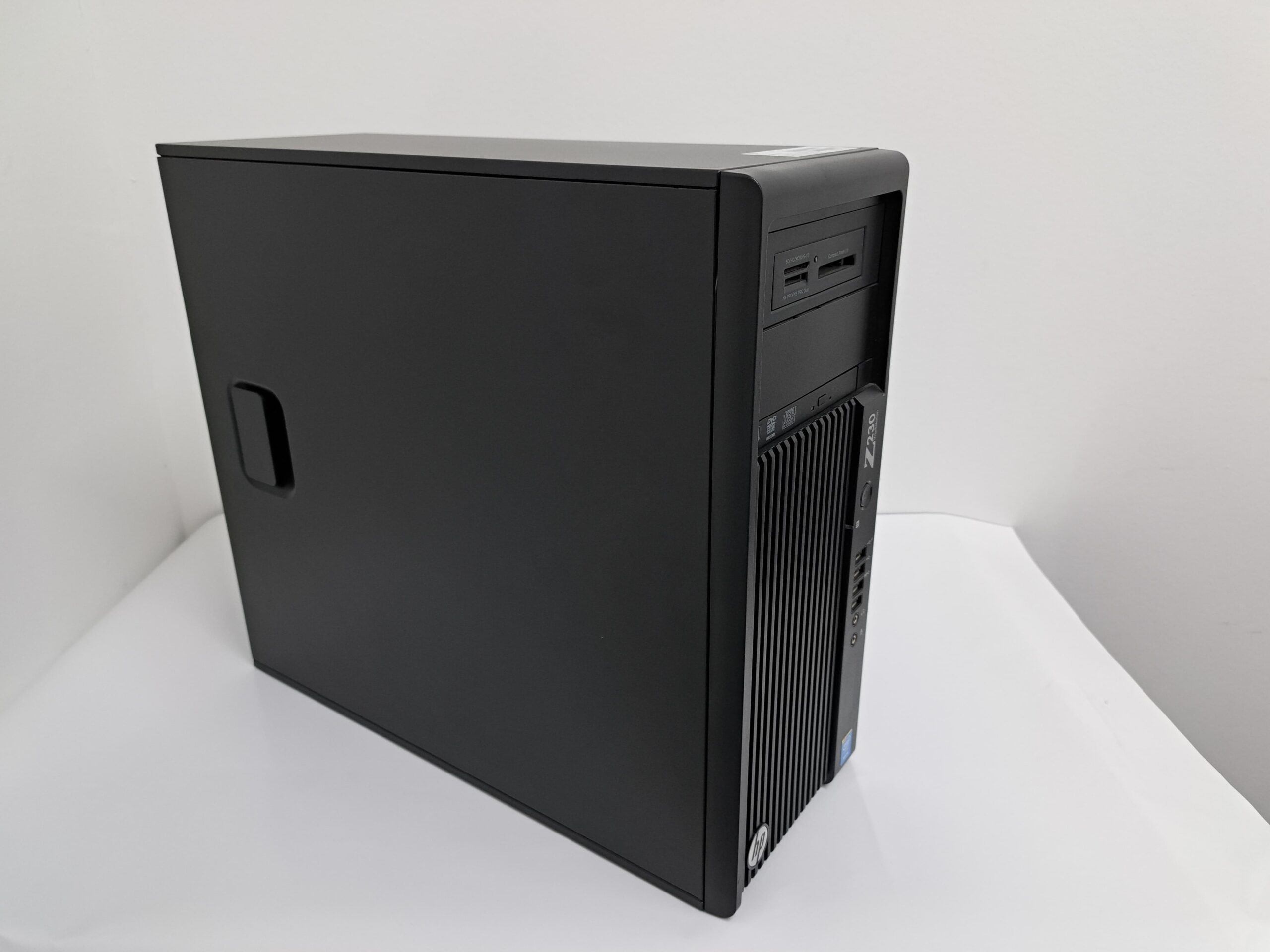 Stolno računalo HP Z230 Tower Workstation, Intel Xeon E3 1245 v3 3.40GHz, 8GB,1T